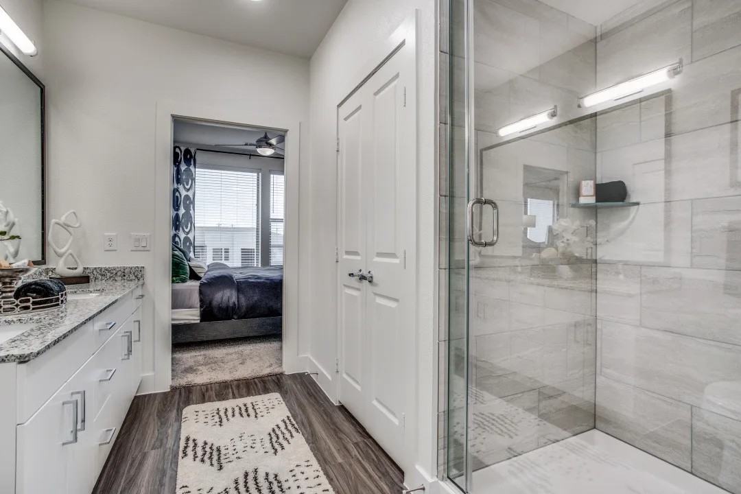 9010 North Lake Creek Parkway - Photo 4 of 23