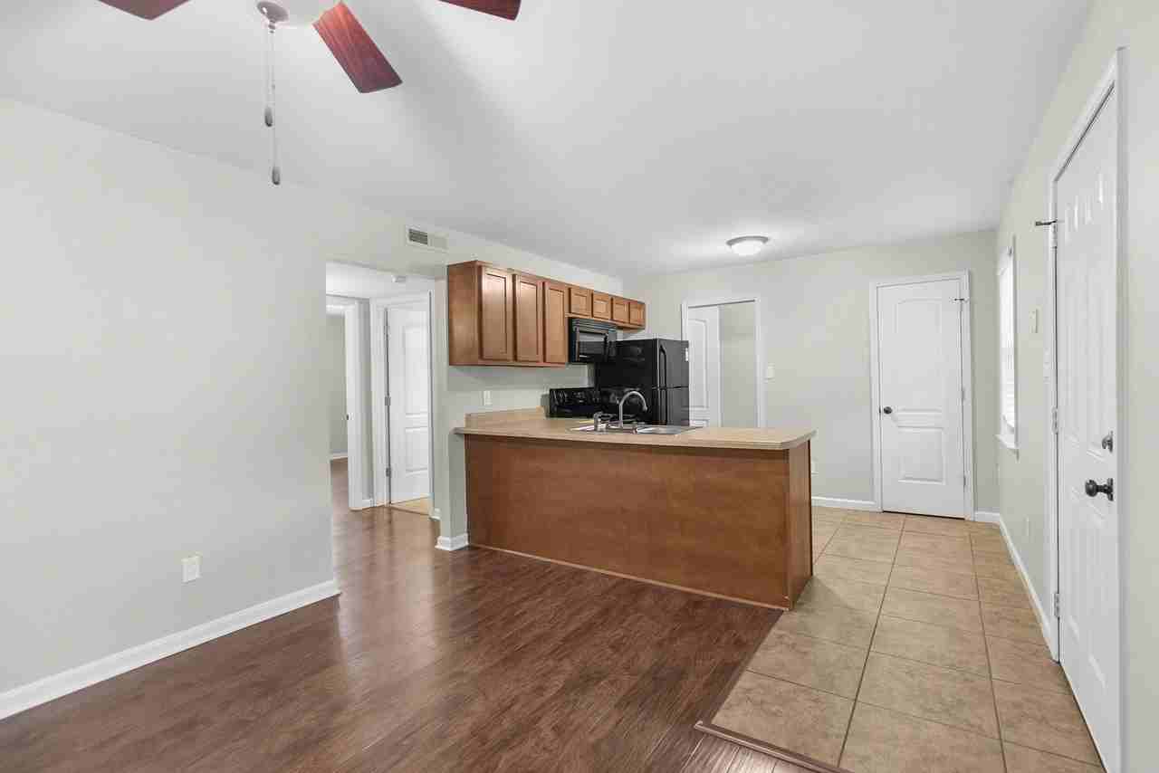 Fourth Apartments - Photo 4 of 30