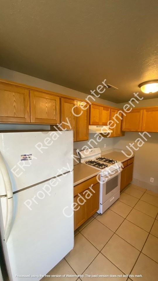 75 W 7th North St #4 - Photo 6 of 8