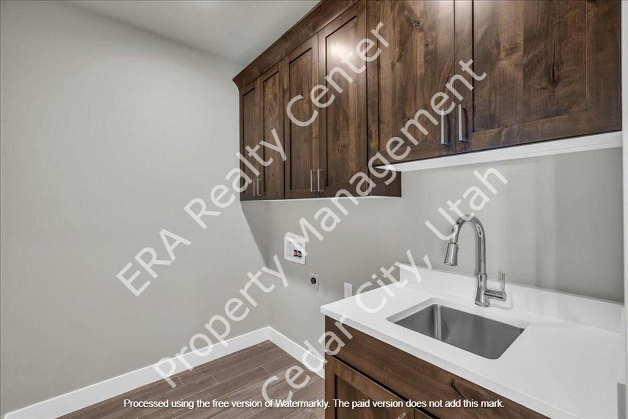 4997 N 75 E - Photo 7 of 18
