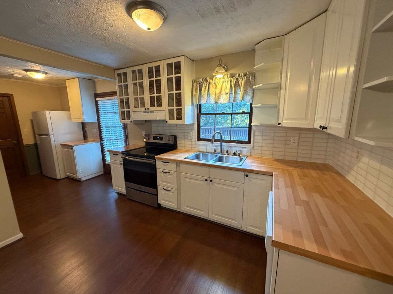 364 Regal Dr - Photo 6 of 22