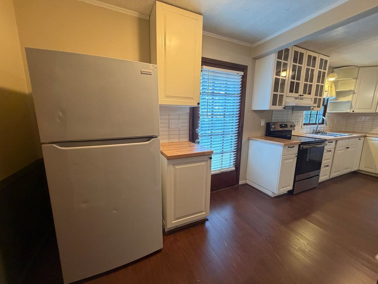 364 Regal Dr - Photo 7 of 22