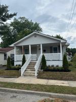 featured image of 425 Drummond Ave
