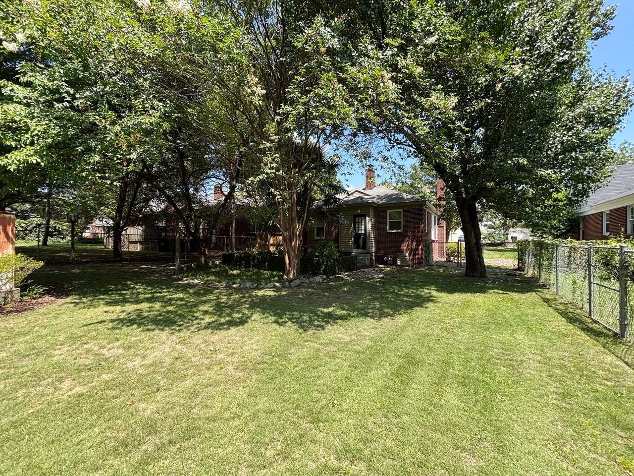 2944 Hope Ave - Photo 4 of 14