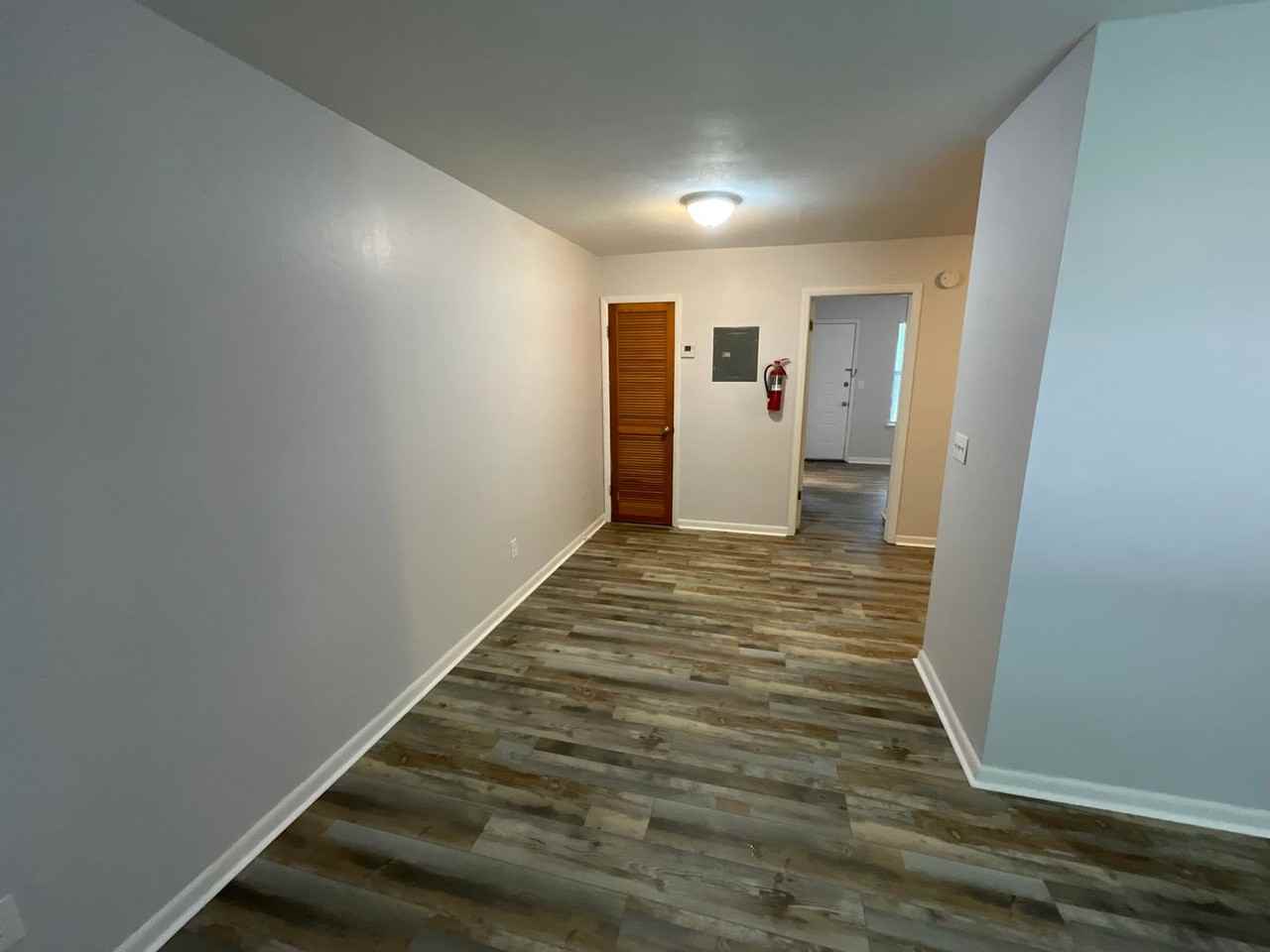 1311 Plum Cir - Photo 4 of 7