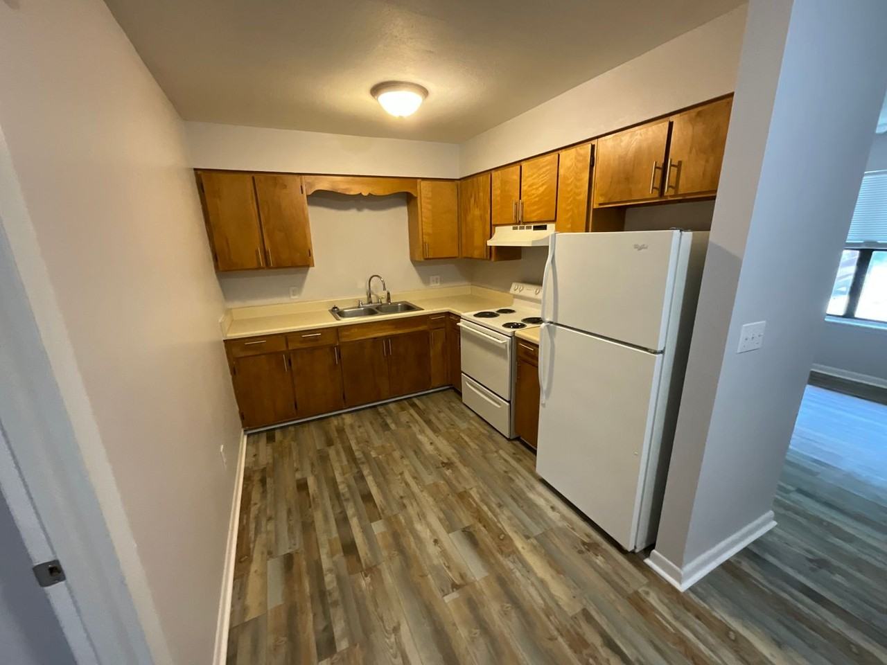 1311 Plum Cir - Photo 5 of 7