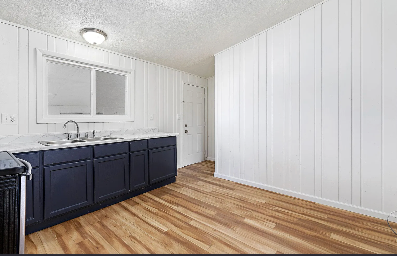 6455 Chestnut Ave - Photo 7 of 16
