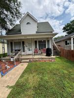 featured image of 208 Town St