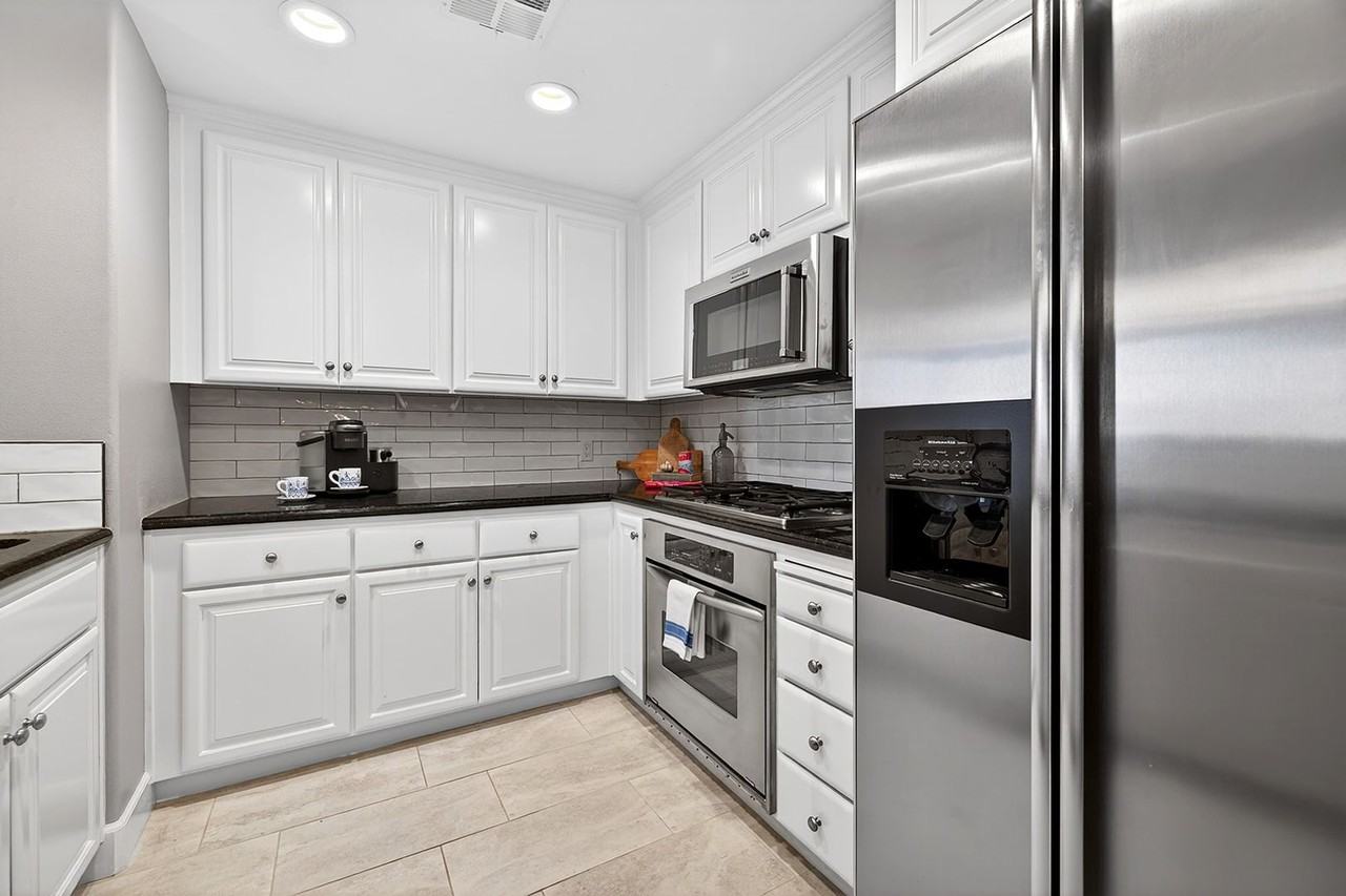 1800 Alma Ave - Photo 3 of 34
