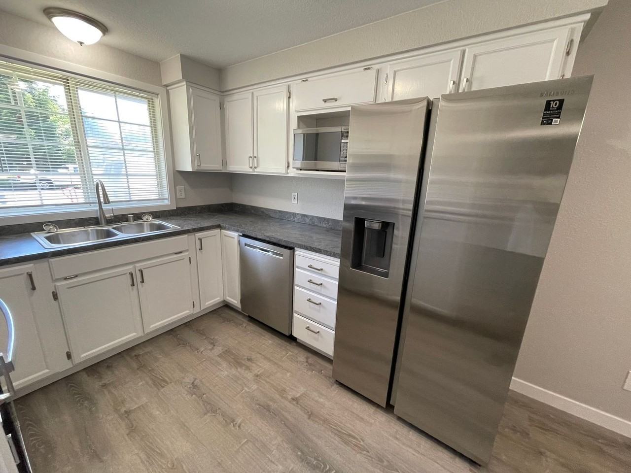 829 Portage St - Photo 3 of 10