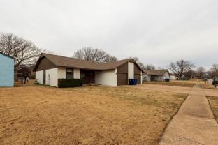 4902 S Gum Ave - Photo 1 of 1