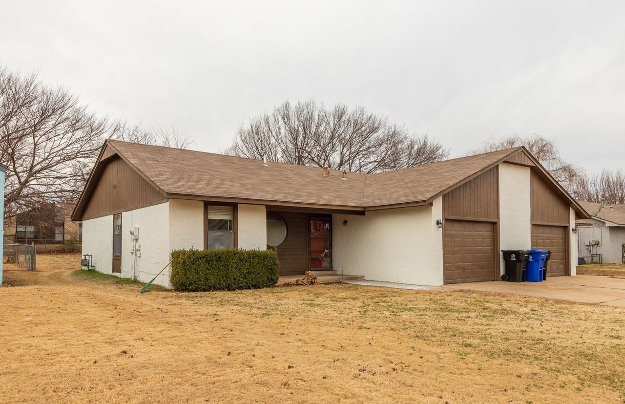 4902 S Gum Ave - Photo 3 of 50