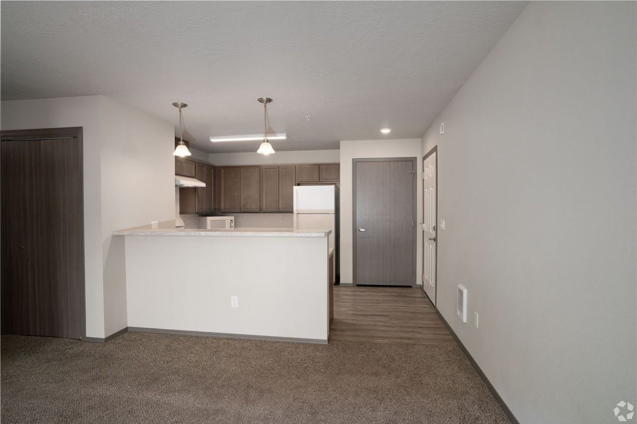 Silverado Apartments - Photo 3 of 12