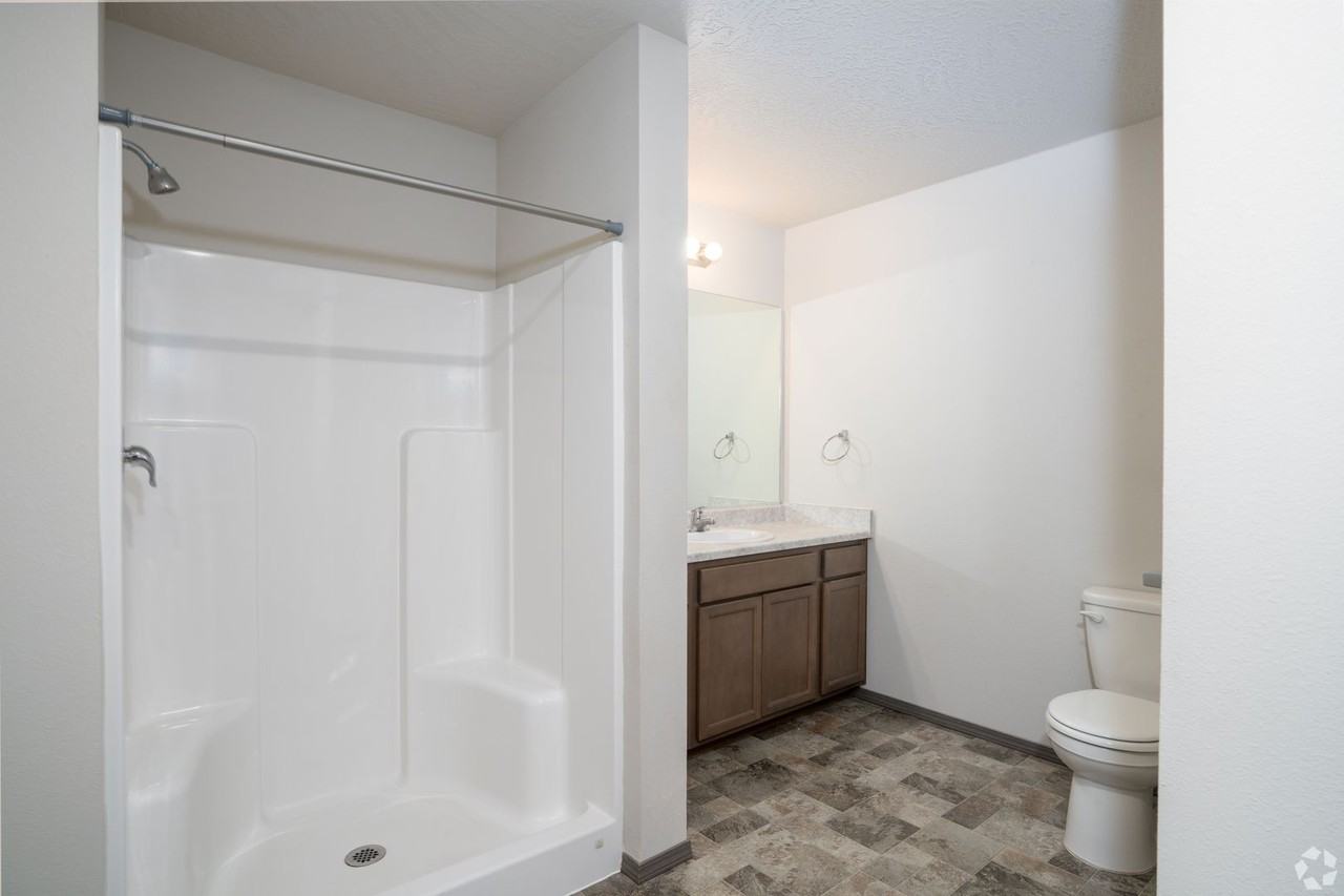 Silverado Apartments - Photo 4 of 12