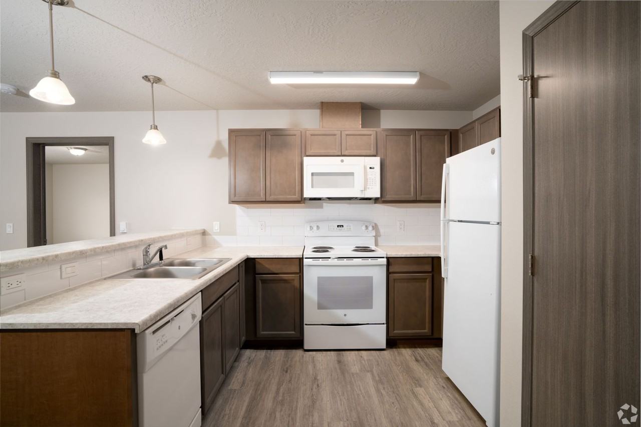 Silverado Apartments - Photo 7 of 12