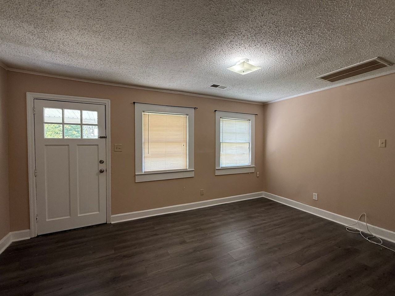 1343 Steed St - Photo 2 of 17