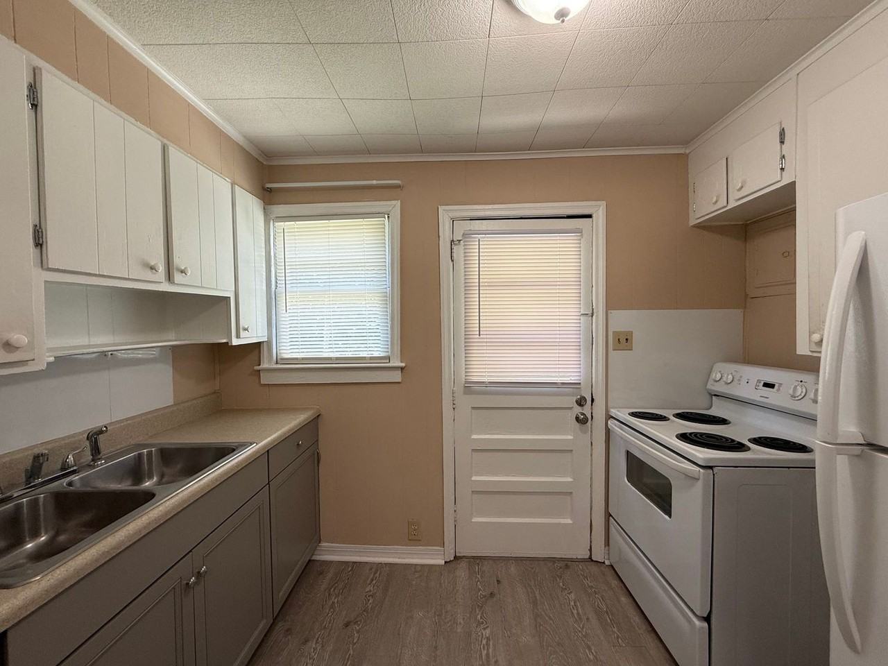1343 Steed St - Photo 5 of 17