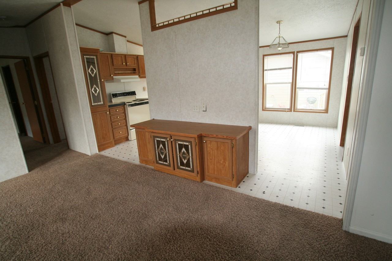 2709 Crab Tree St - Photo 3 of 17