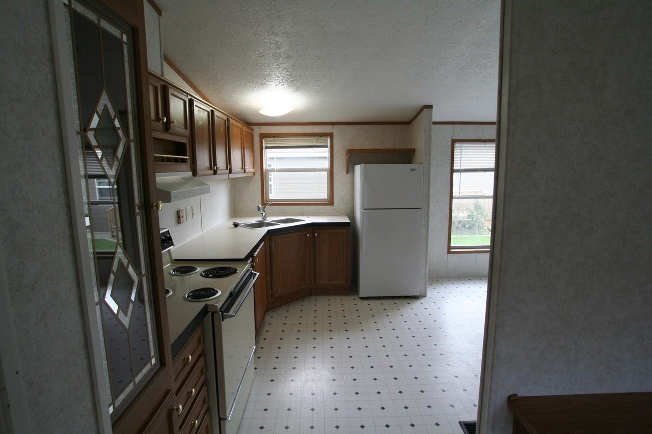 2709 Crab Tree St - Photo 5 of 17