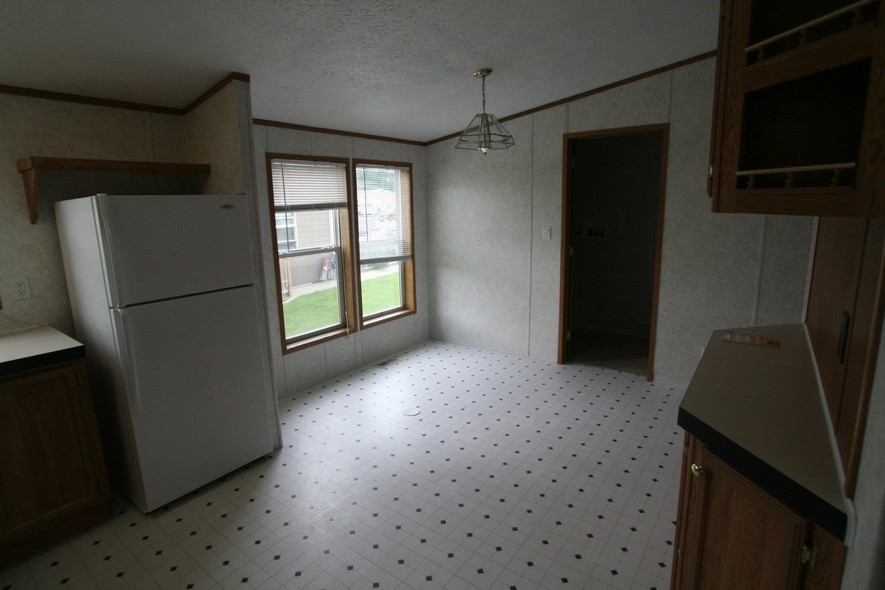 2709 Crab Tree St - Photo 6 of 17
