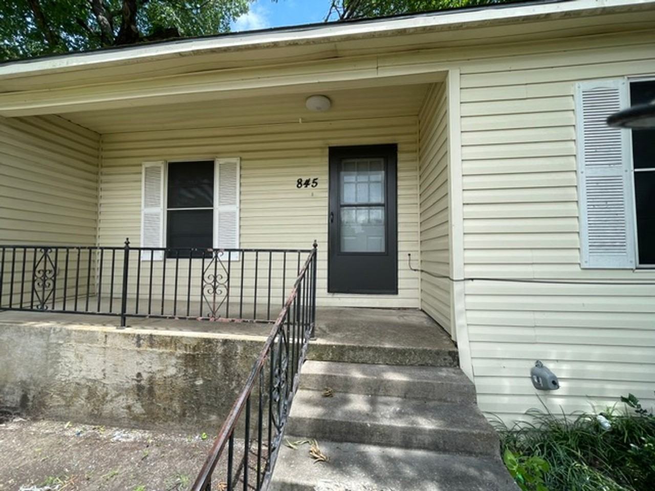 845 Rumfield Rd - Photo 3 of 20