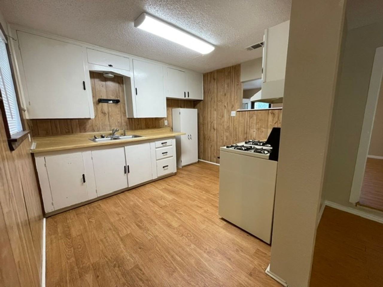 845 Rumfield Rd - Photo 6 of 20
