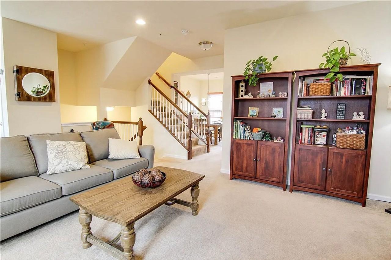 506 Broadmore Ln - Photo 4 of 25