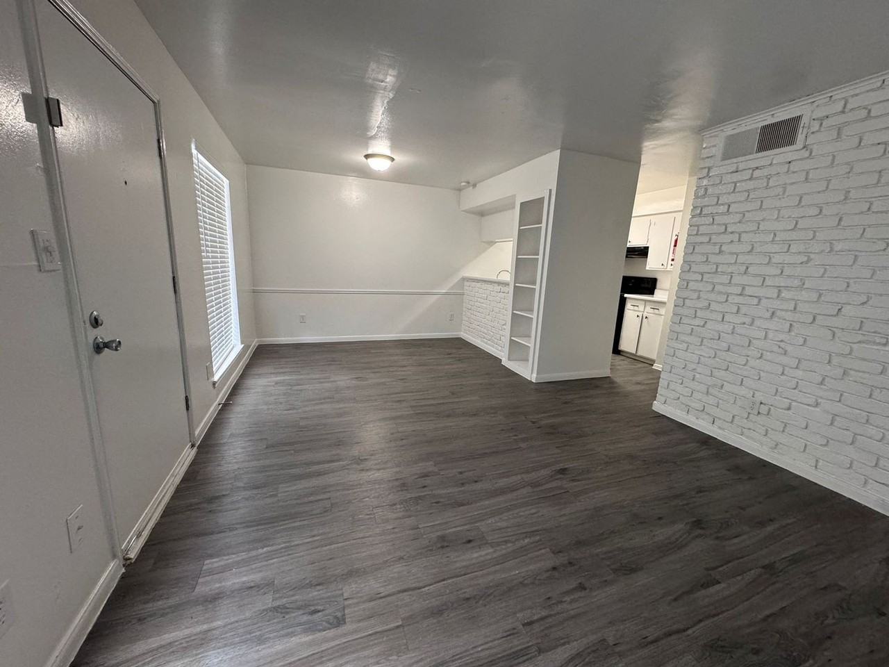 Southern Garden Apartments - Photo 2 of 6