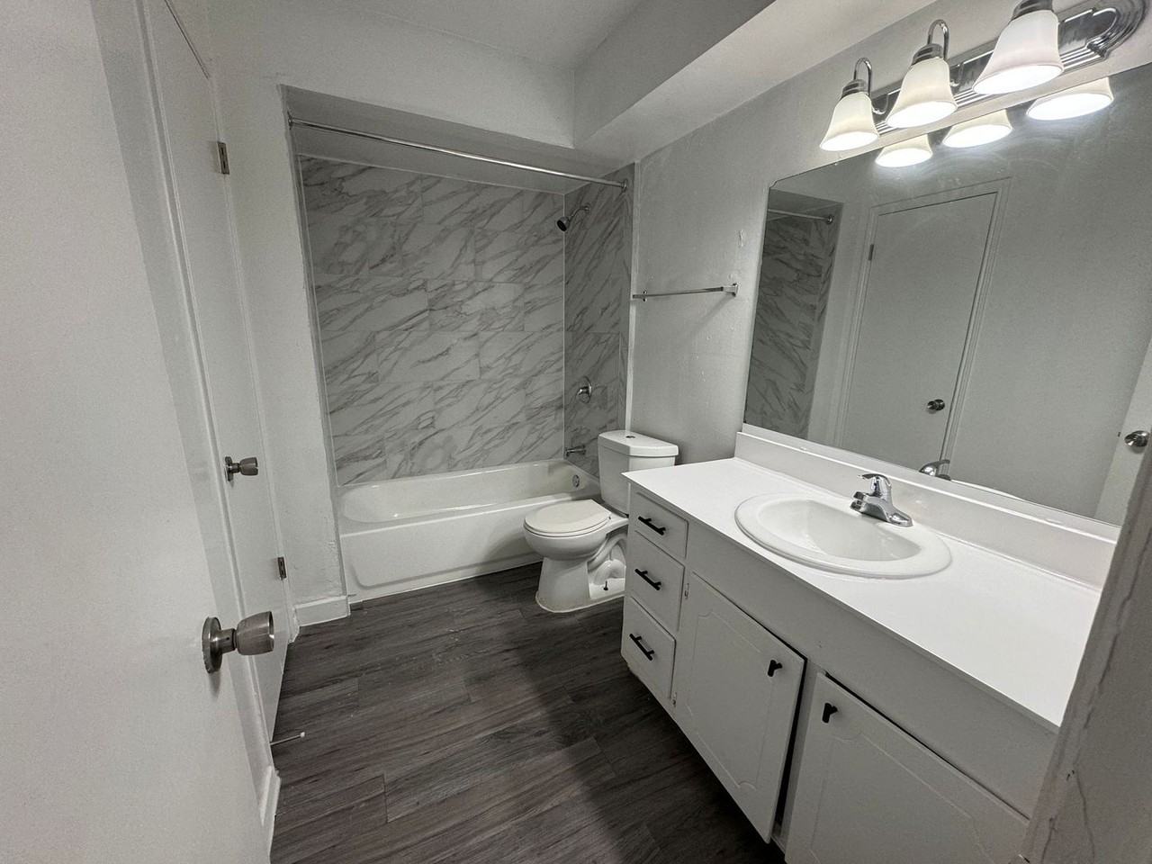 Southern Garden Apartments - Photo 4 of 6