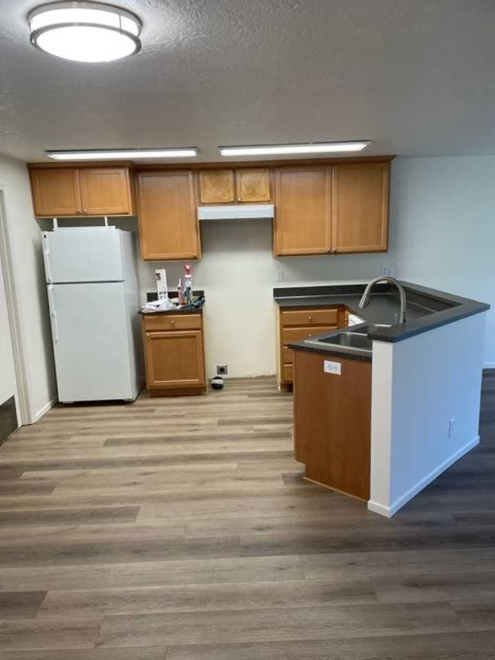 1045 Raffon Ct Se - Photo 2 of 12