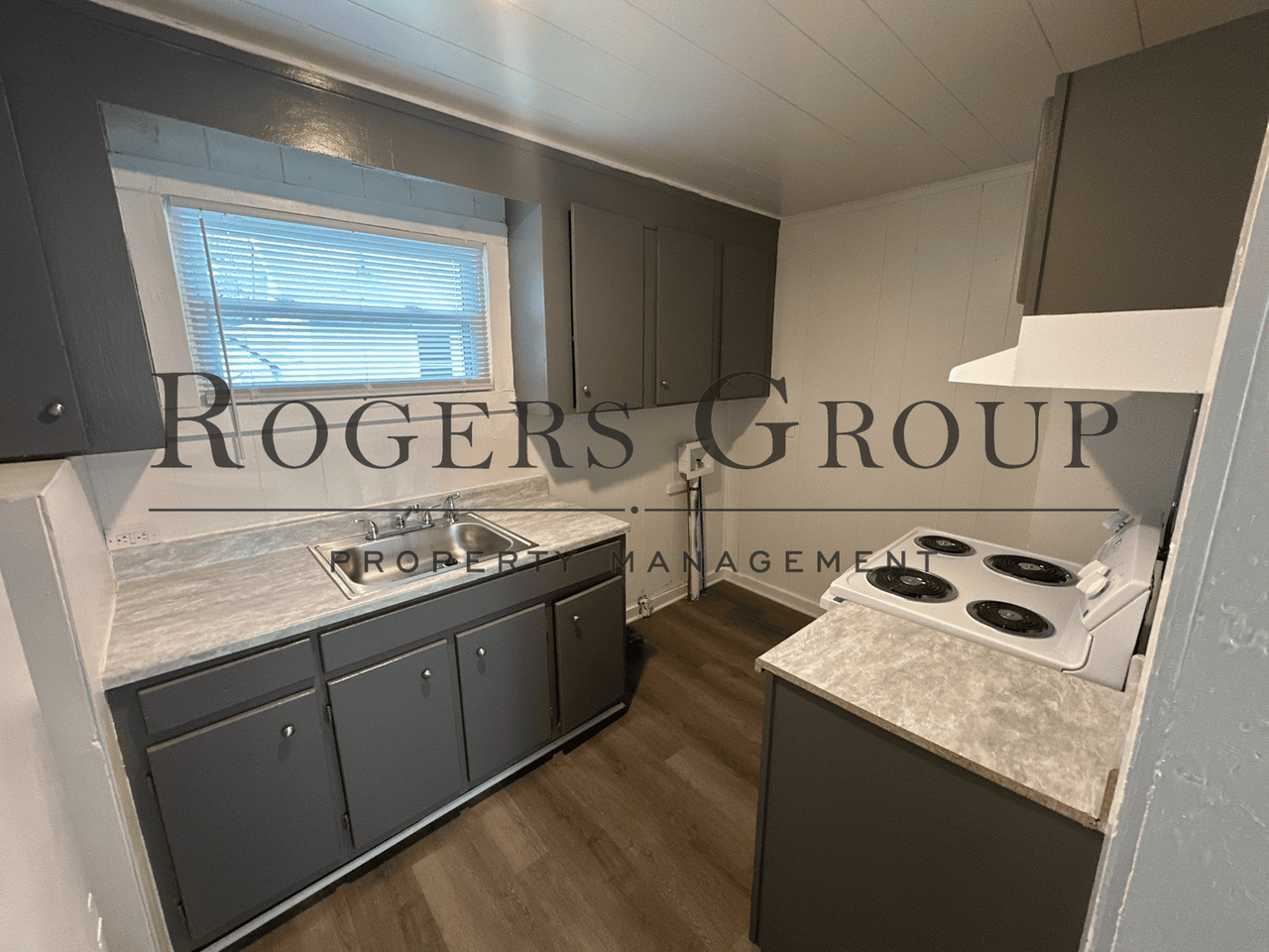 142 Ramsey St - Photo 3 of 17