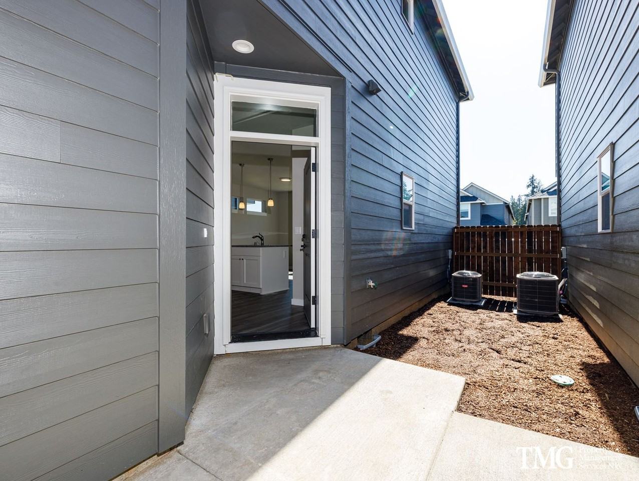 7242 S Ridge Way - Photo 5 of 26
