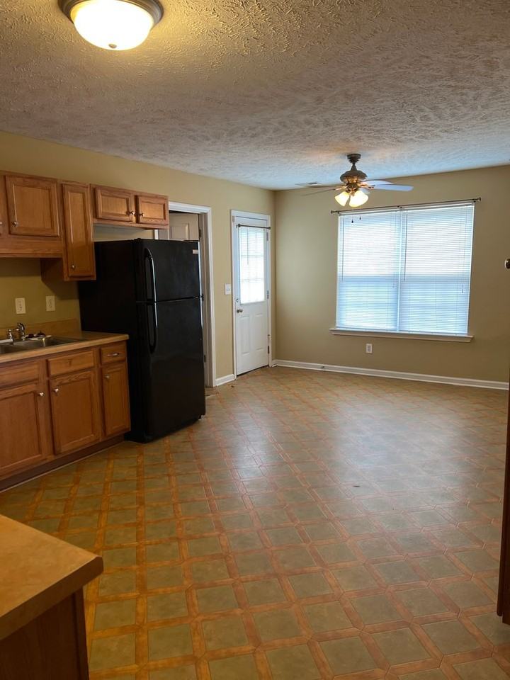 2912 Cliffside Dr - Photo 3 of 8
