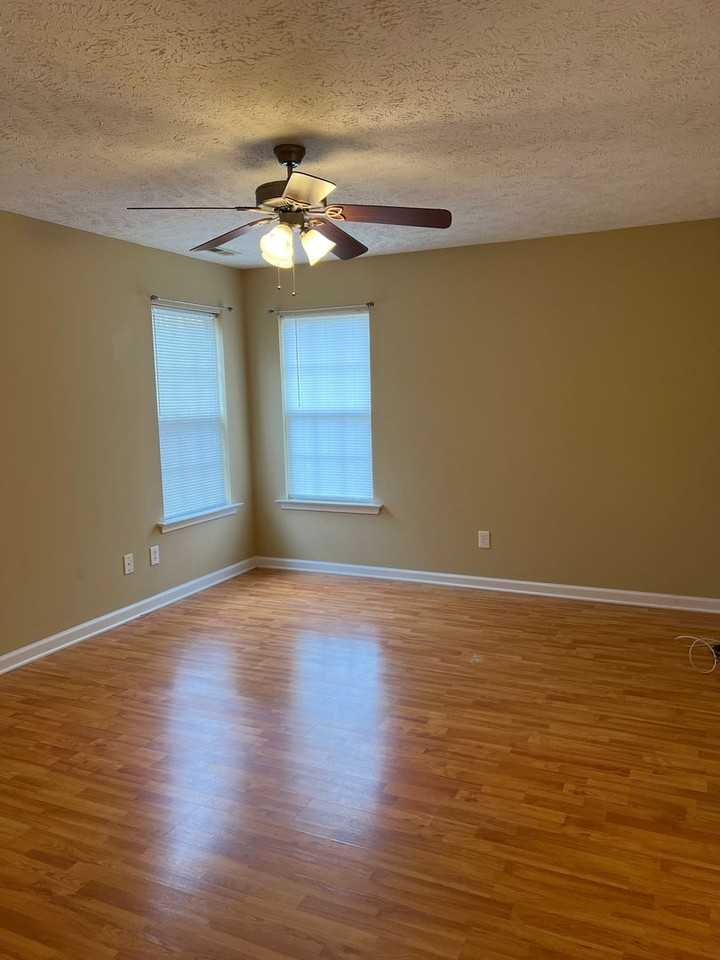 2912 Cliffside Dr - Photo 4 of 8