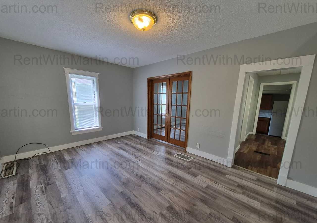 343 Albany St - Photo 4 of 20