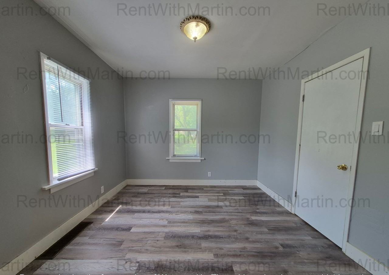 343 Albany St - Photo 6 of 20