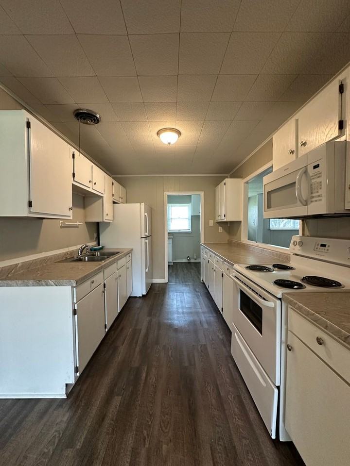 3114 W Devon Rd - Photo 4 of 16