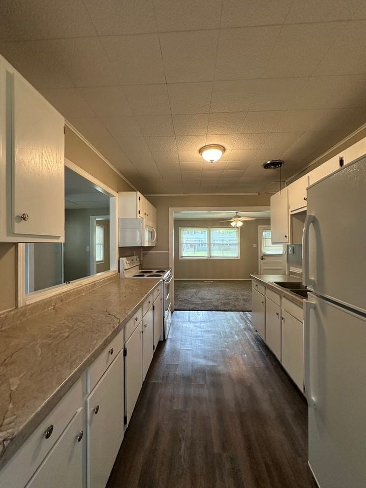 3114 W Devon Rd - Photo 5 of 16