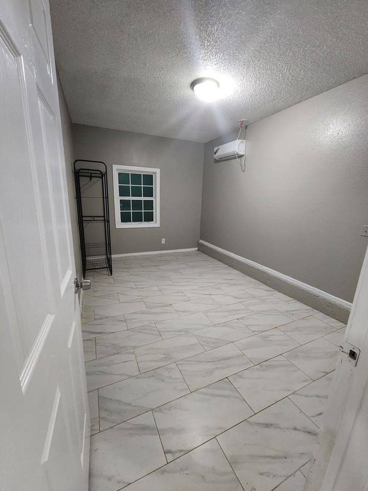 1116 Hawthorne Dr - Photo 4 of 14