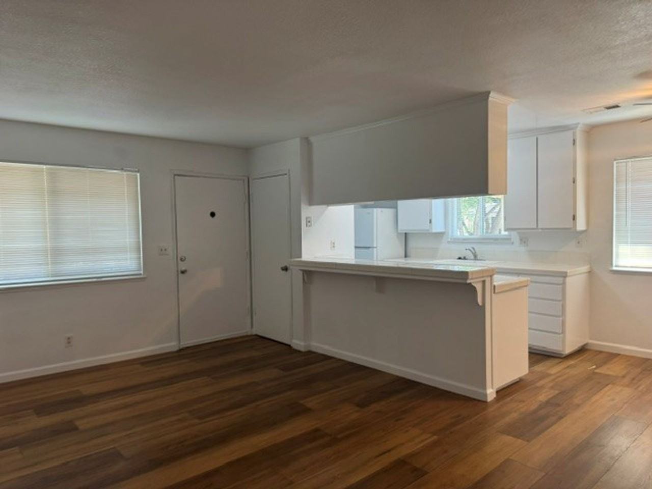 5707 Calmor Ave #4 - Photo 4 of 9