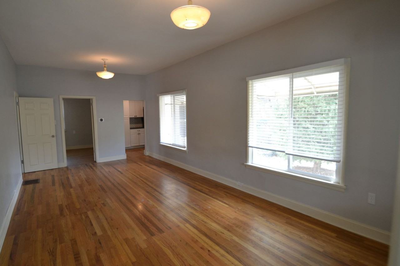 821 N Walnut St - Photo 5 of 24