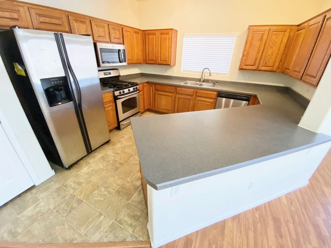 3904 Smokey Fog Ave #101 - Photo 5 of 27