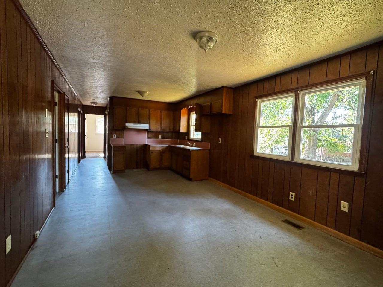 1416 Lenoir Dr - Photo 4 of 25