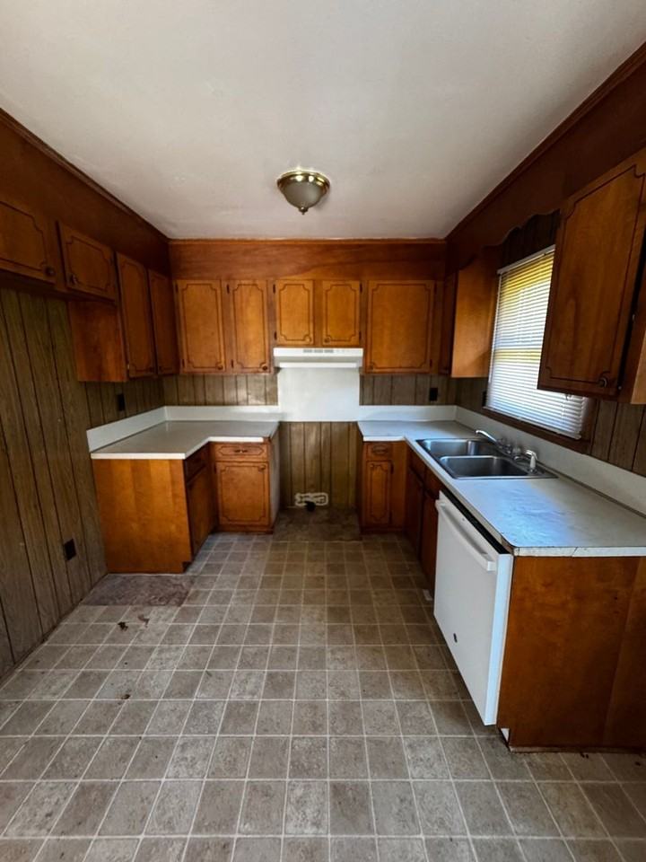 585 Winter Park Dr - Photo 6 of 18