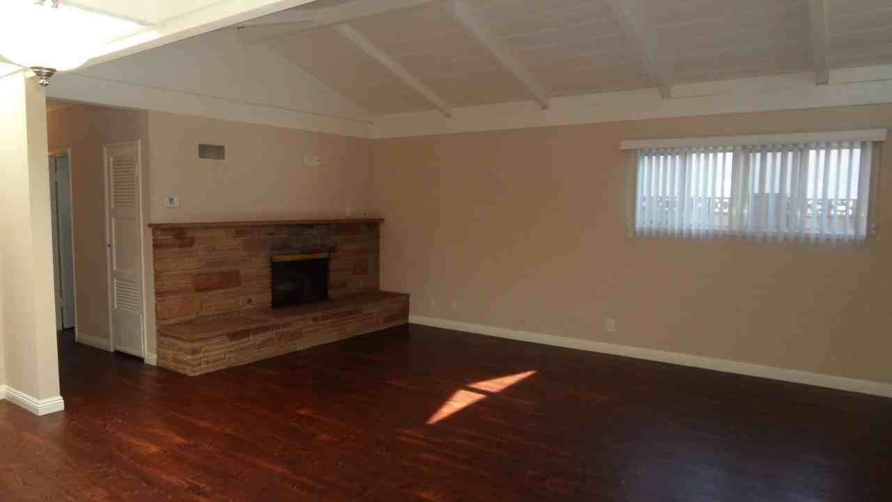 344 N Shattuck Pl - Photo 7 of 25