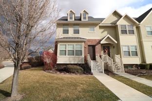 853 853 W Crescent Row - Photo 1 of 1