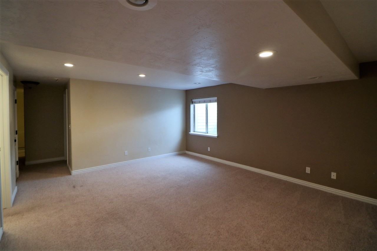 853 853 W Crescent Row - Photo 6 of 23