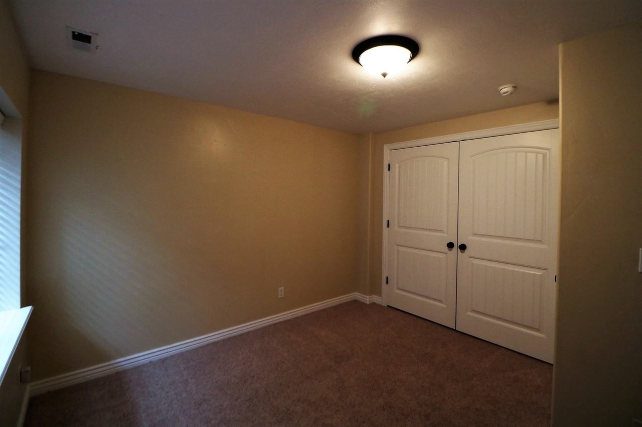 853 853 W Crescent Row - Photo 7 of 23