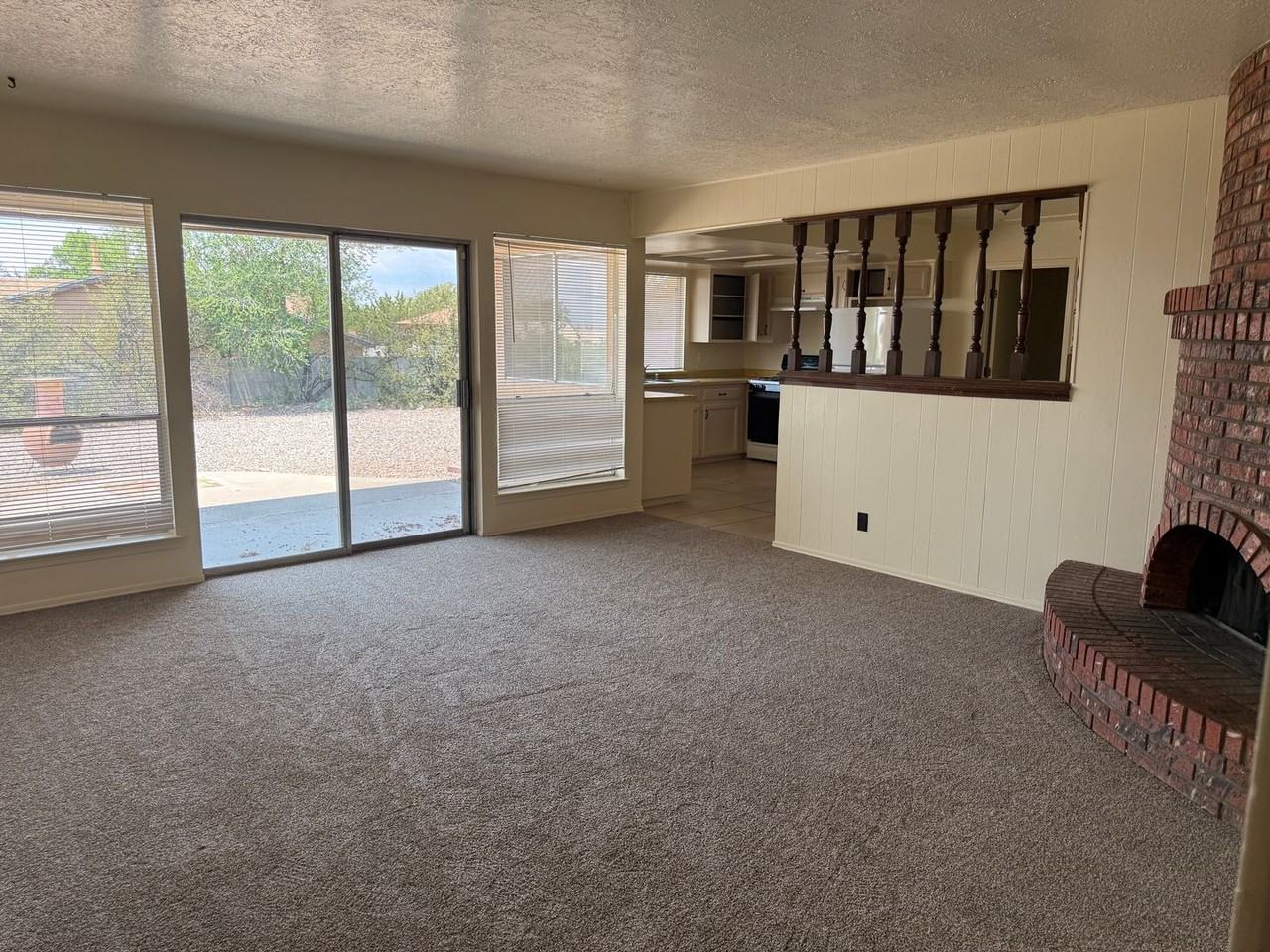 8201 Portales St Ne - Photo 3 of 24