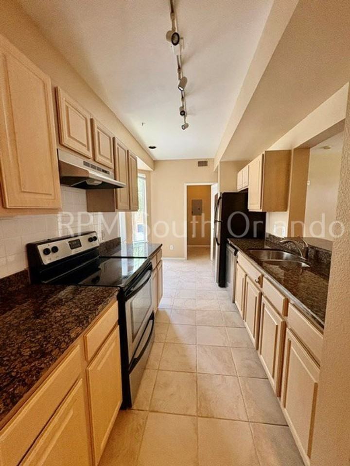408 Summit Ridge Pl - Photo 2 of 11